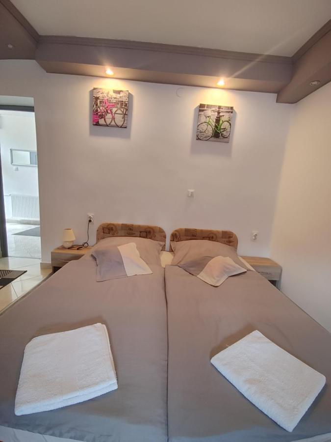 Fiesta Apartman Miskolc Exterior foto