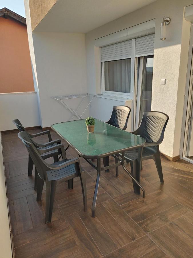 Fiesta Apartman Miskolc Exterior foto