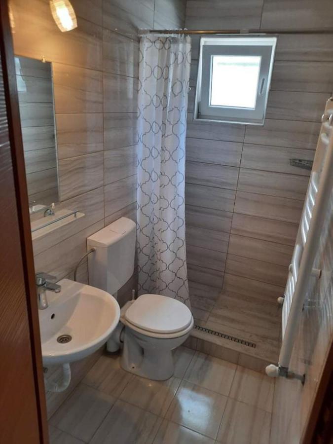Fiesta Apartman Miskolc Exterior foto