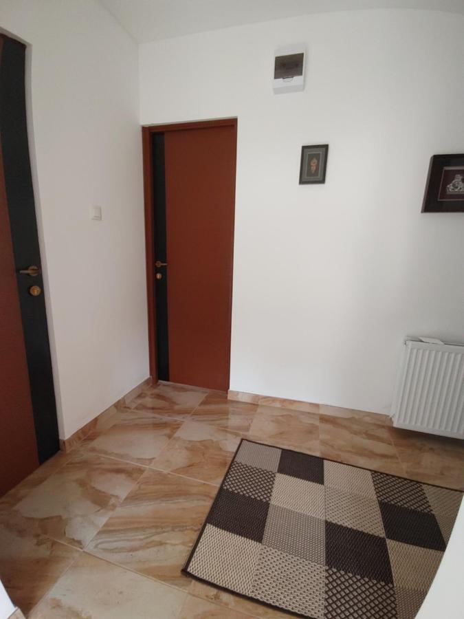 Fiesta Apartman Miskolc Exterior foto