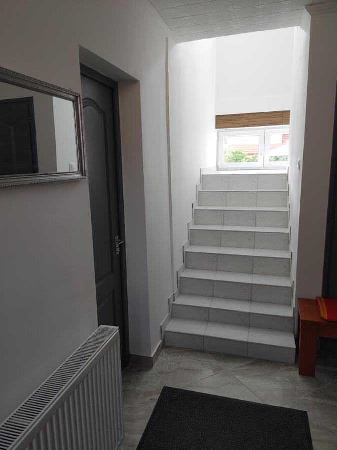 Fiesta Apartman Miskolc Exterior foto